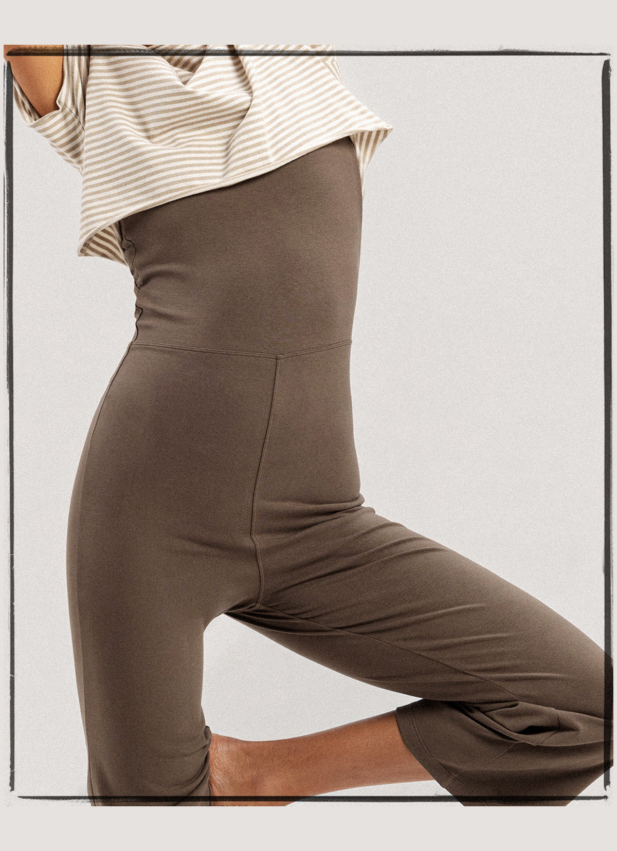 Cut-out bootcut jumpsuit_Major Brown