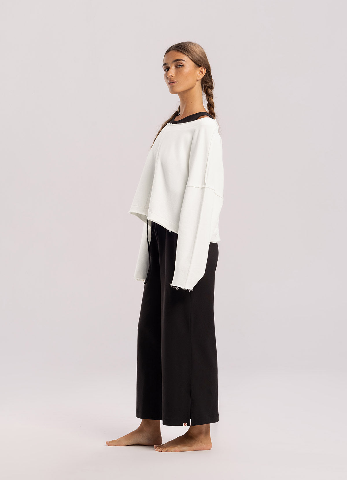 Tanah sweatshirts_White Alyssum