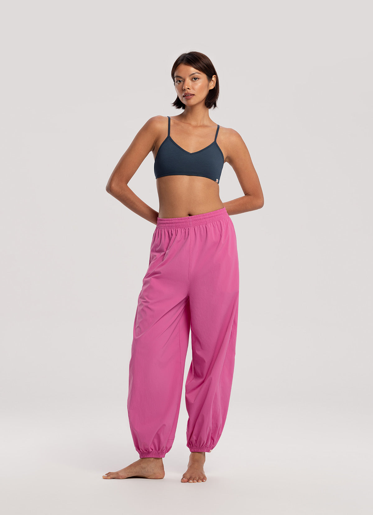 Diagonal jogger pants (Nylon ver.) (Unisex)_Fiji Flower