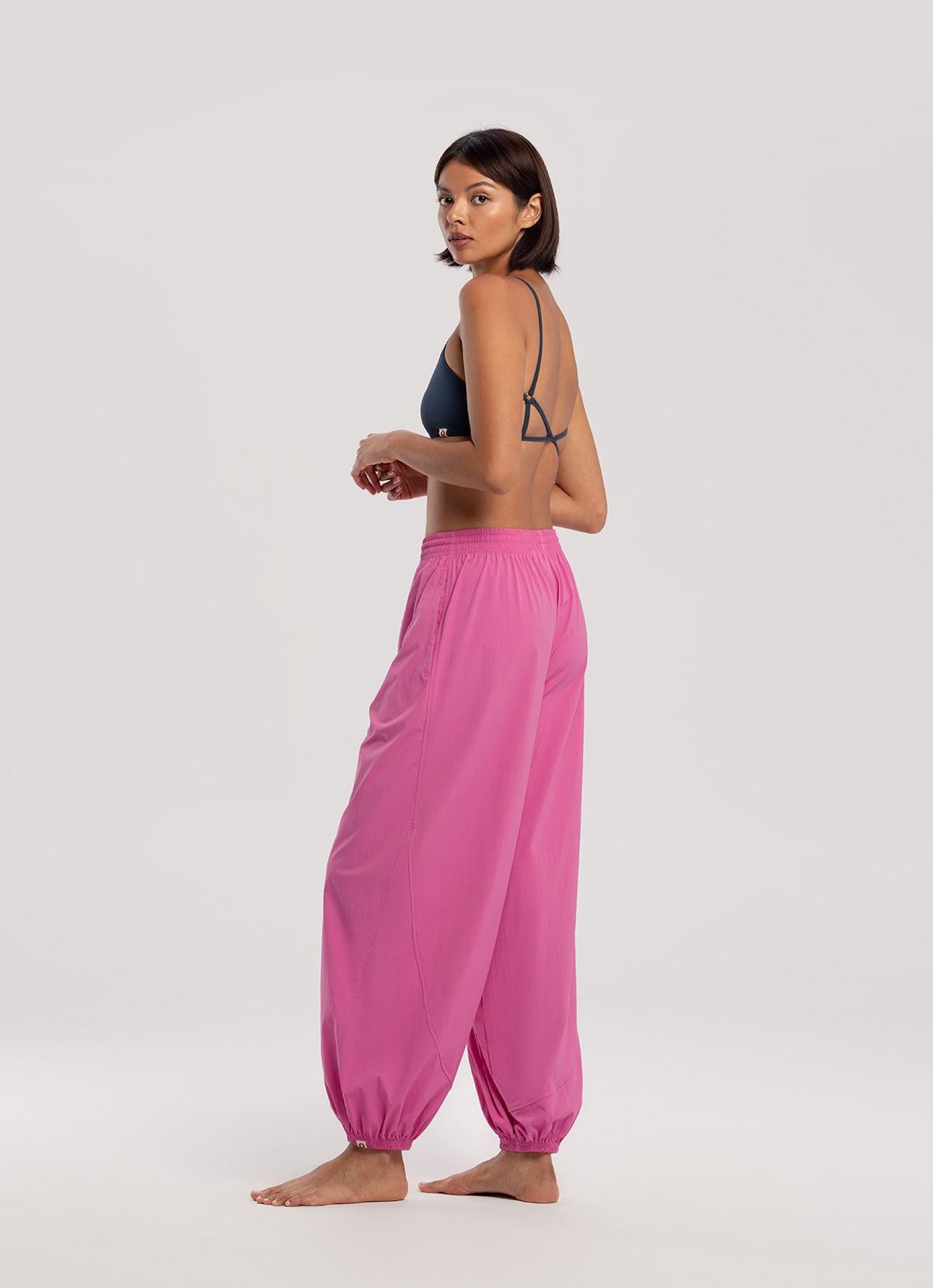 Diagonal jogger pants (Nylon ver.) (Unisex)_Fiji Flower