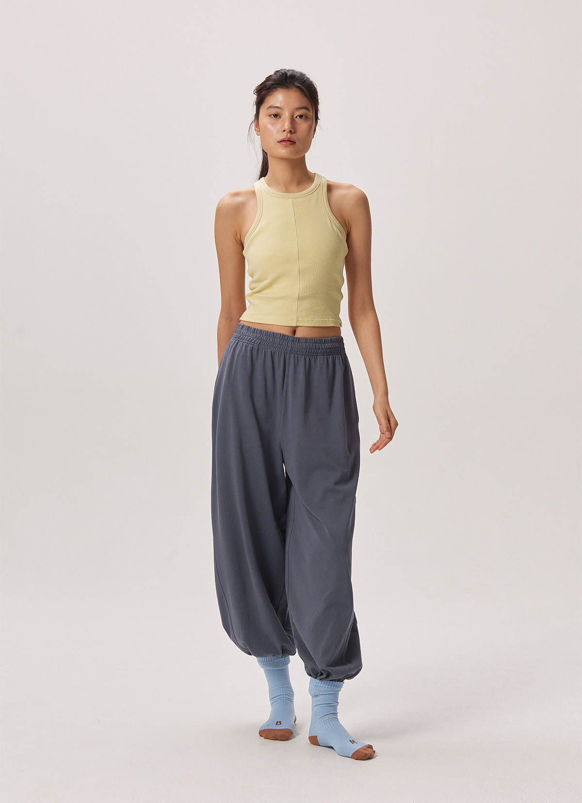 Diagonal jogger pants (Unisex)_Grisaille