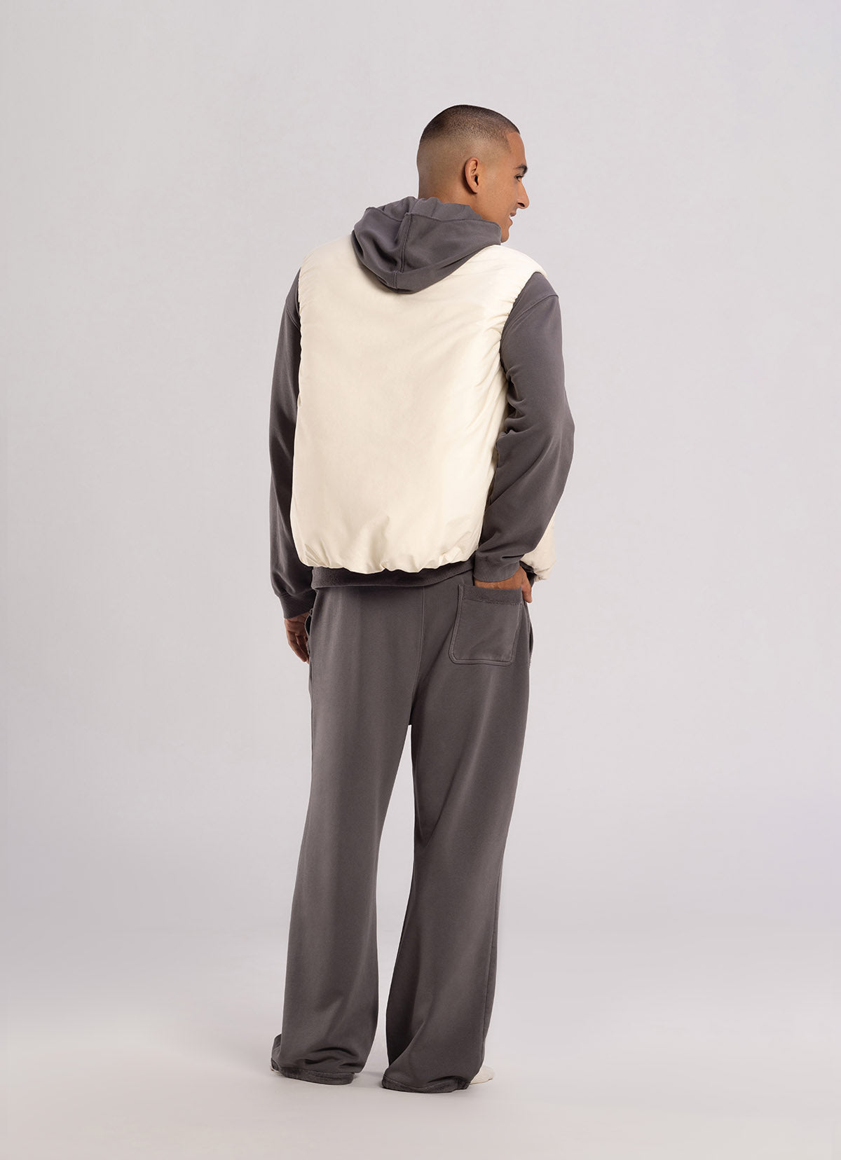 Batu puffer vest (Unisex)_Summer Sand