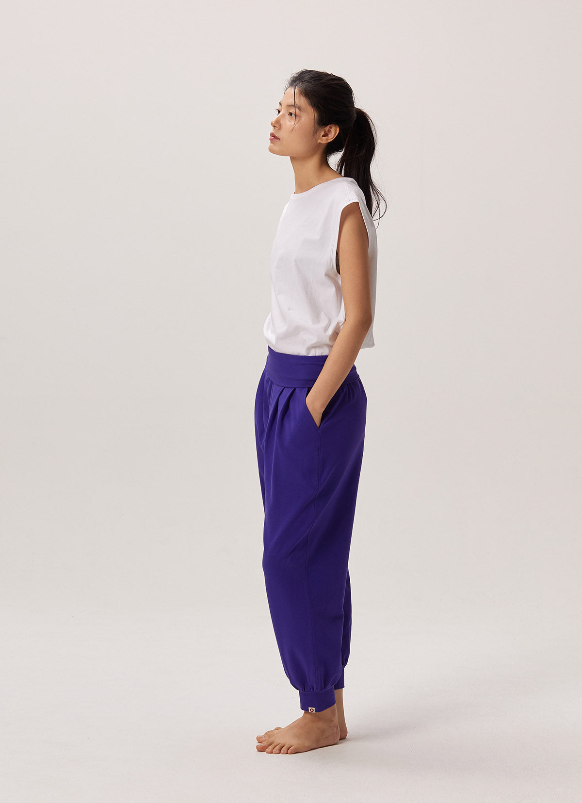 Simple round sleeveless (Unisex)_White