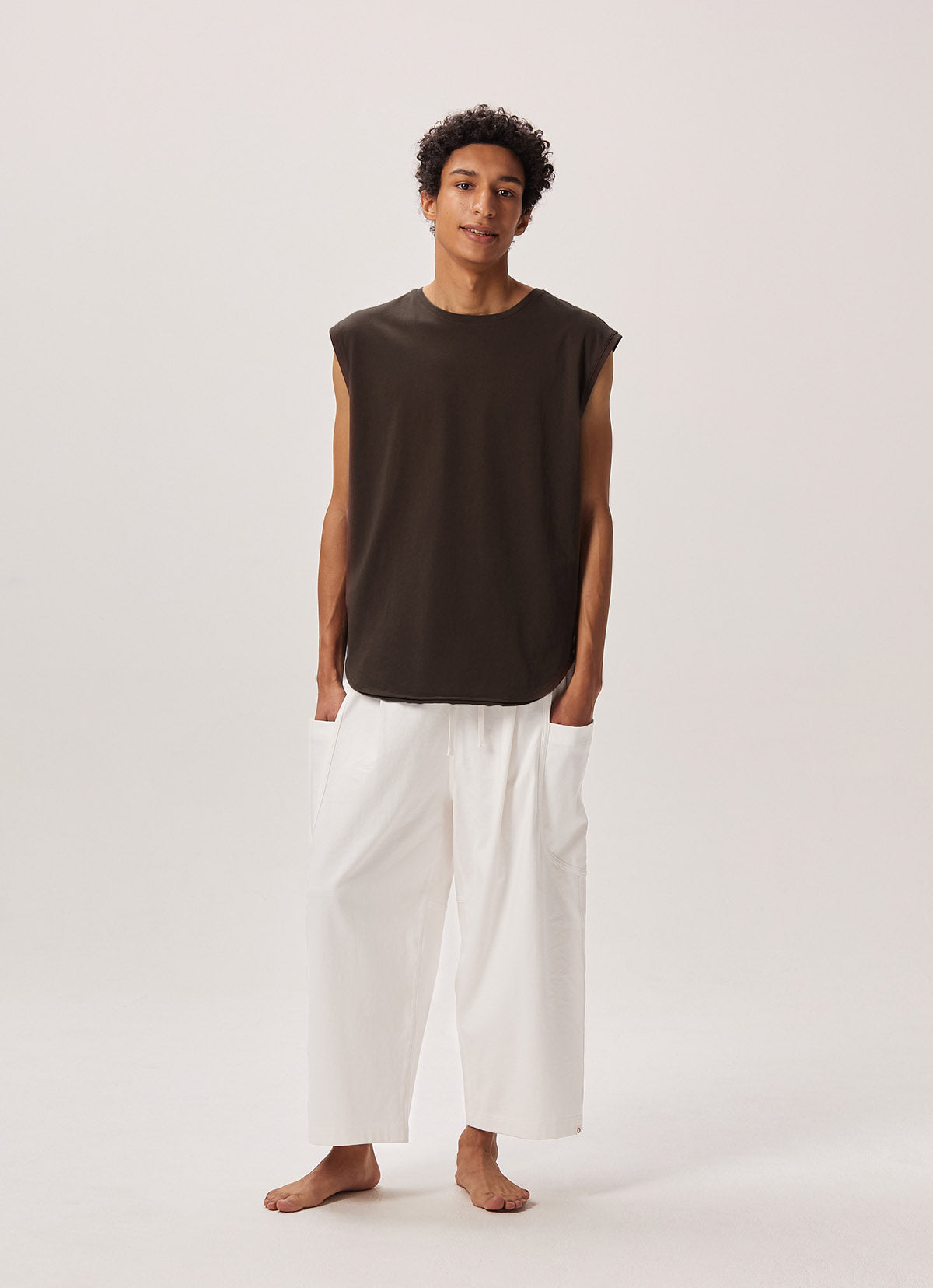 Out pocket crop pants (Unisex)_White Alyssum
