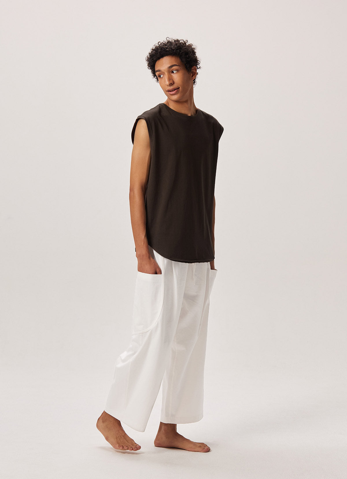 Out pocket crop pants (Unisex)_White Alyssum