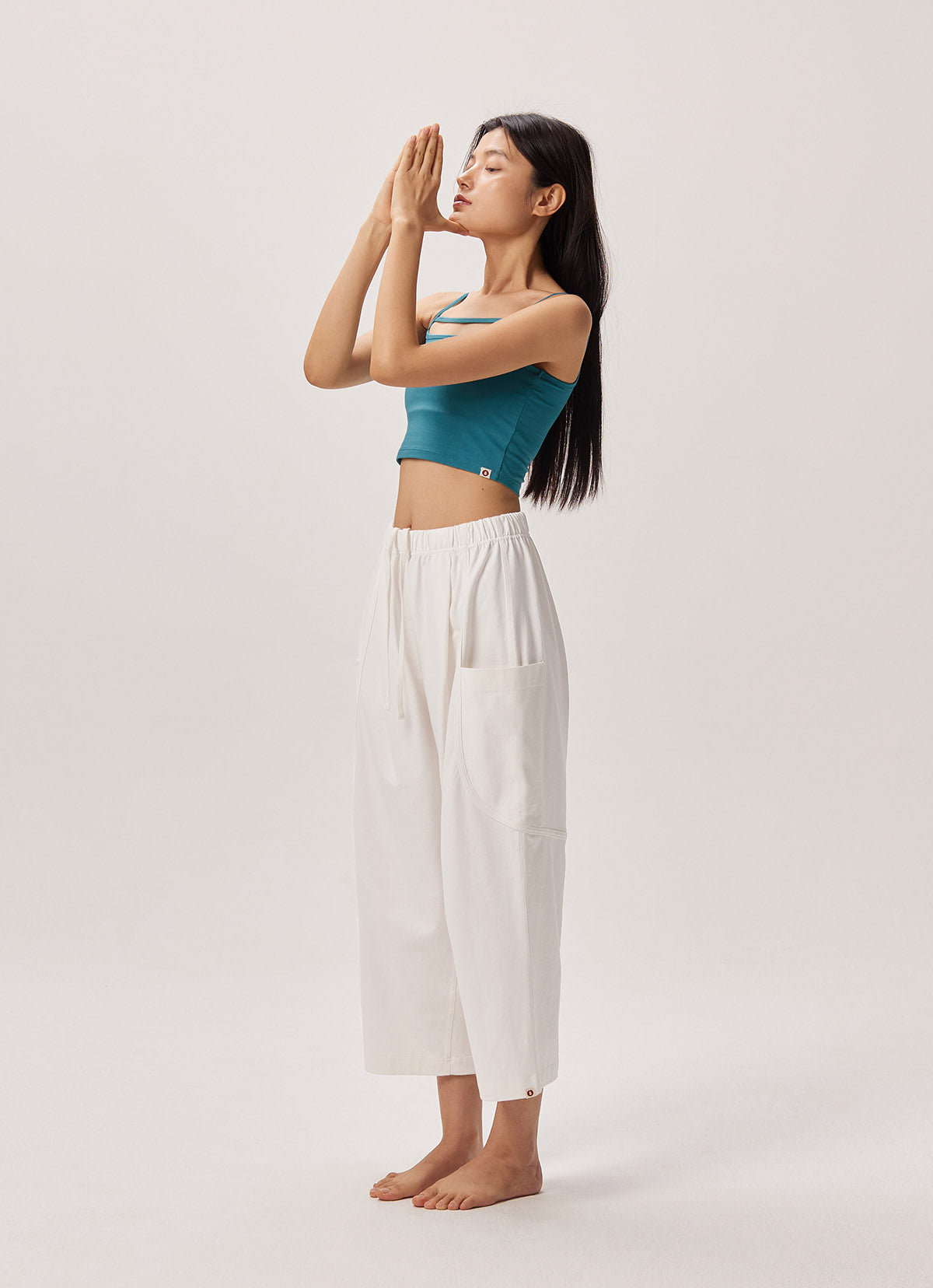 Out pocket crop pants (Unisex)_White Alyssum