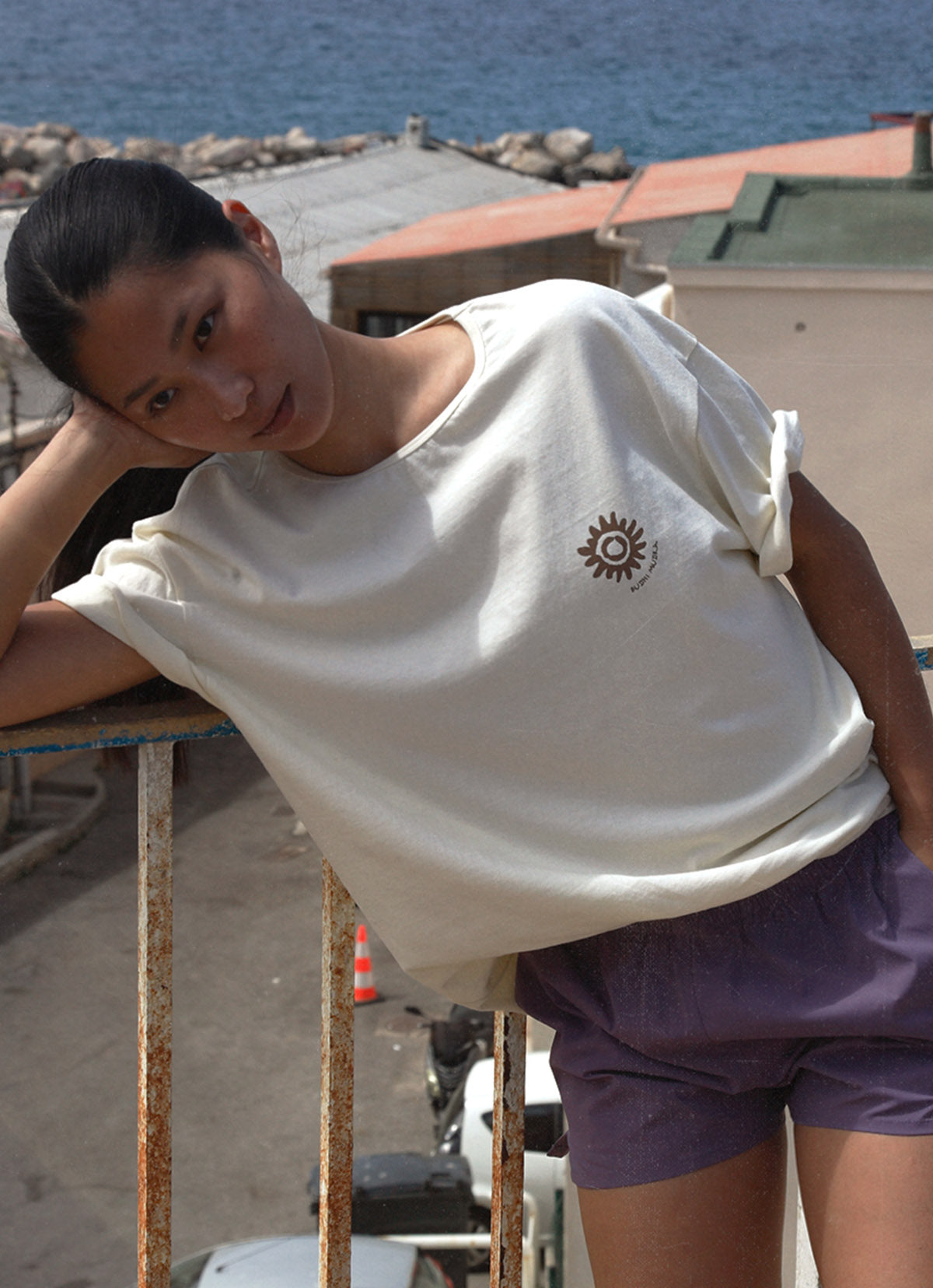 Surya drawing T (Unisex)_White Asparagus