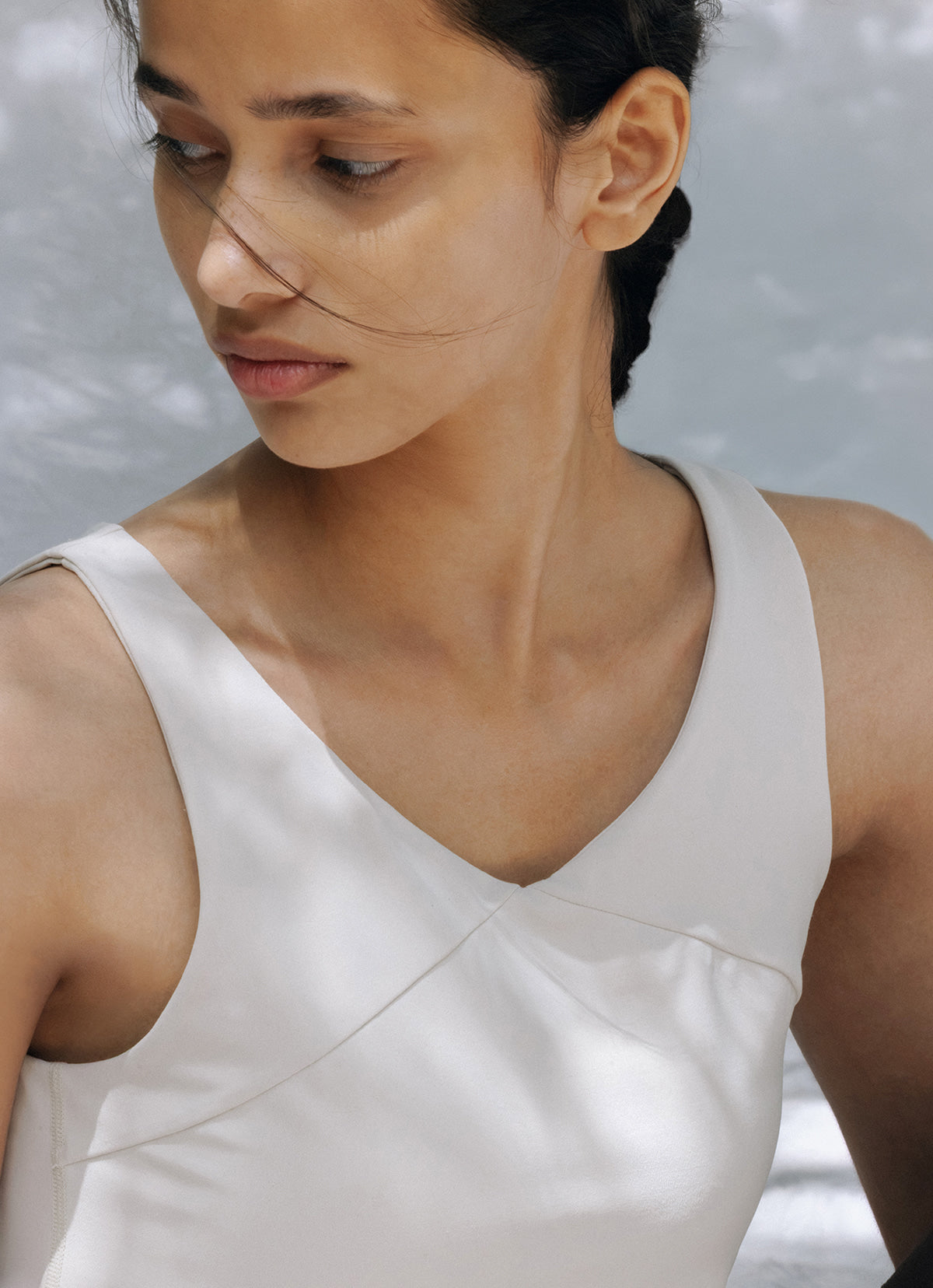[Movement Line] Pentagon tank top_Birch