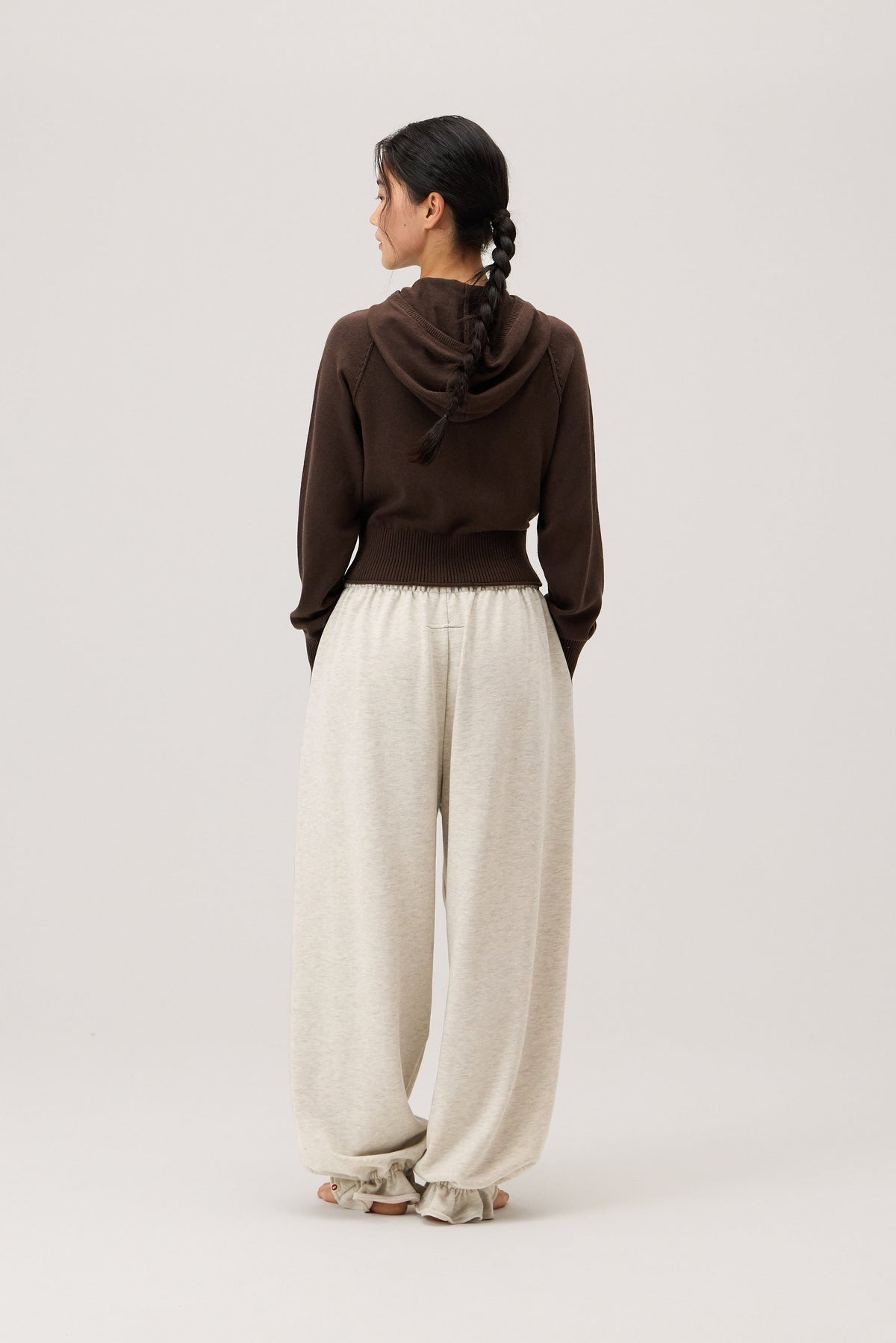 Fitted knit hoodie_Demitasse