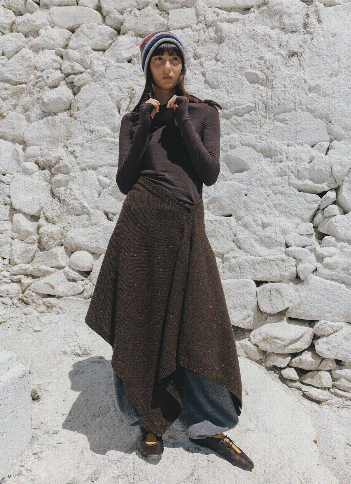 Wide button-up shawl_Brown