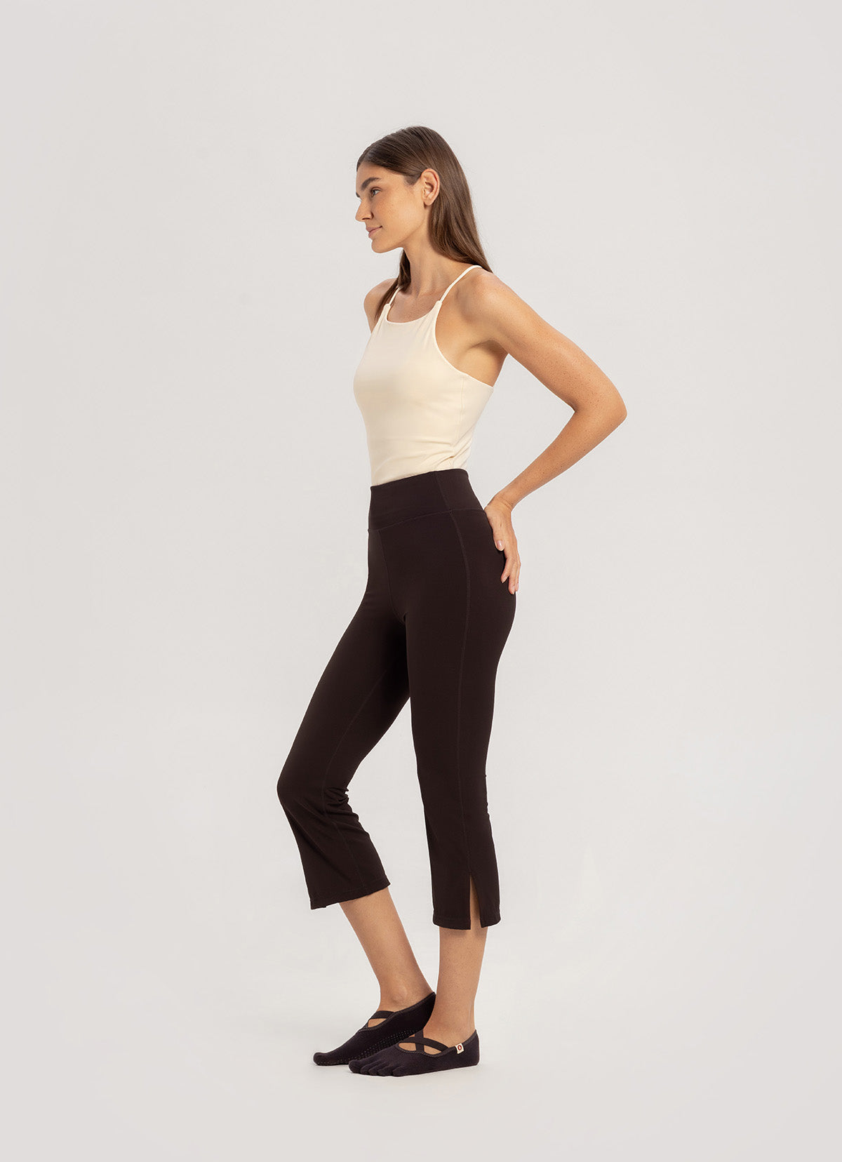 [Movement Line] Capri slit pants_Mole