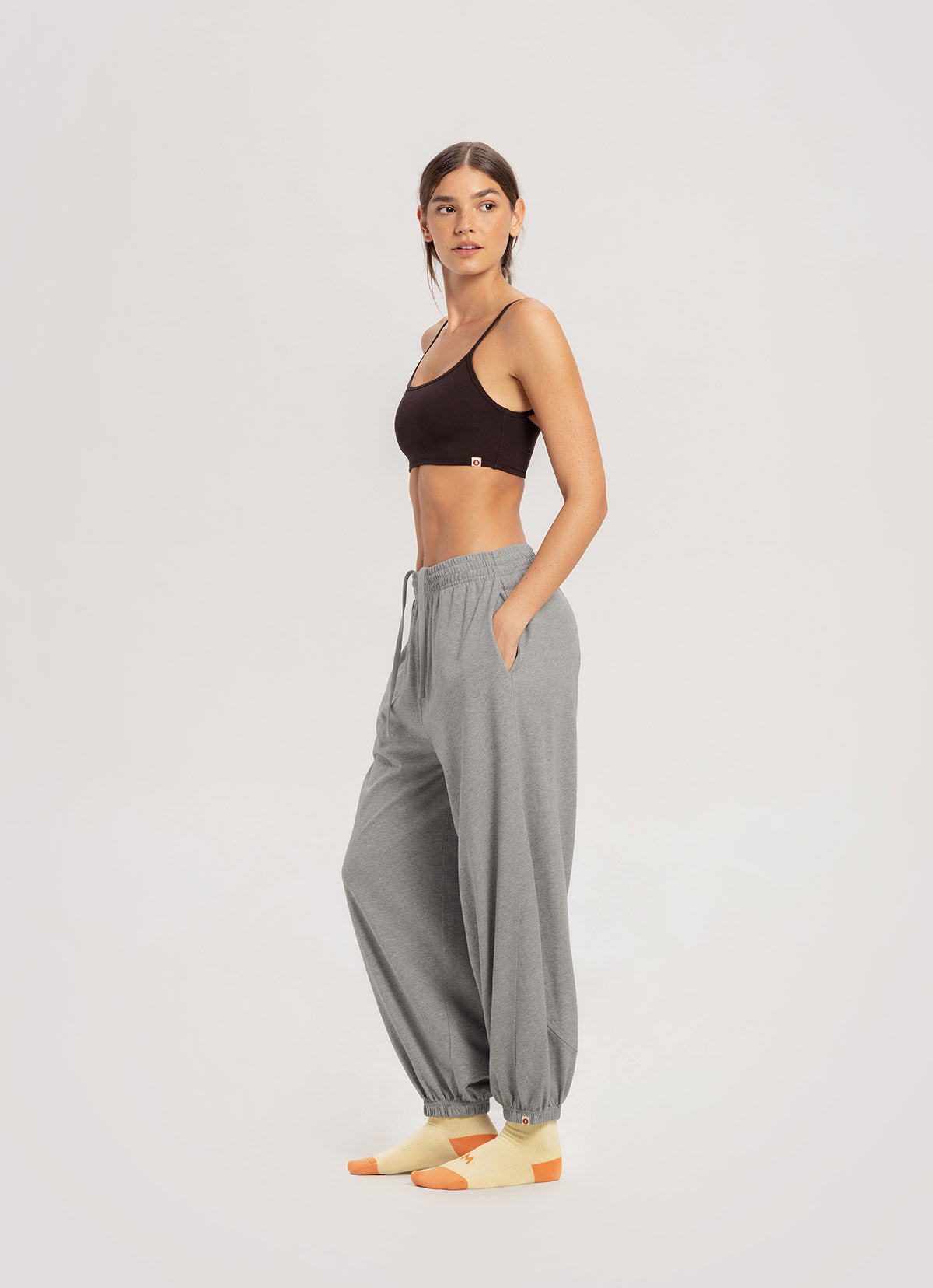 Diagonal jogger pants (Unisex)_Dark Melange Grey