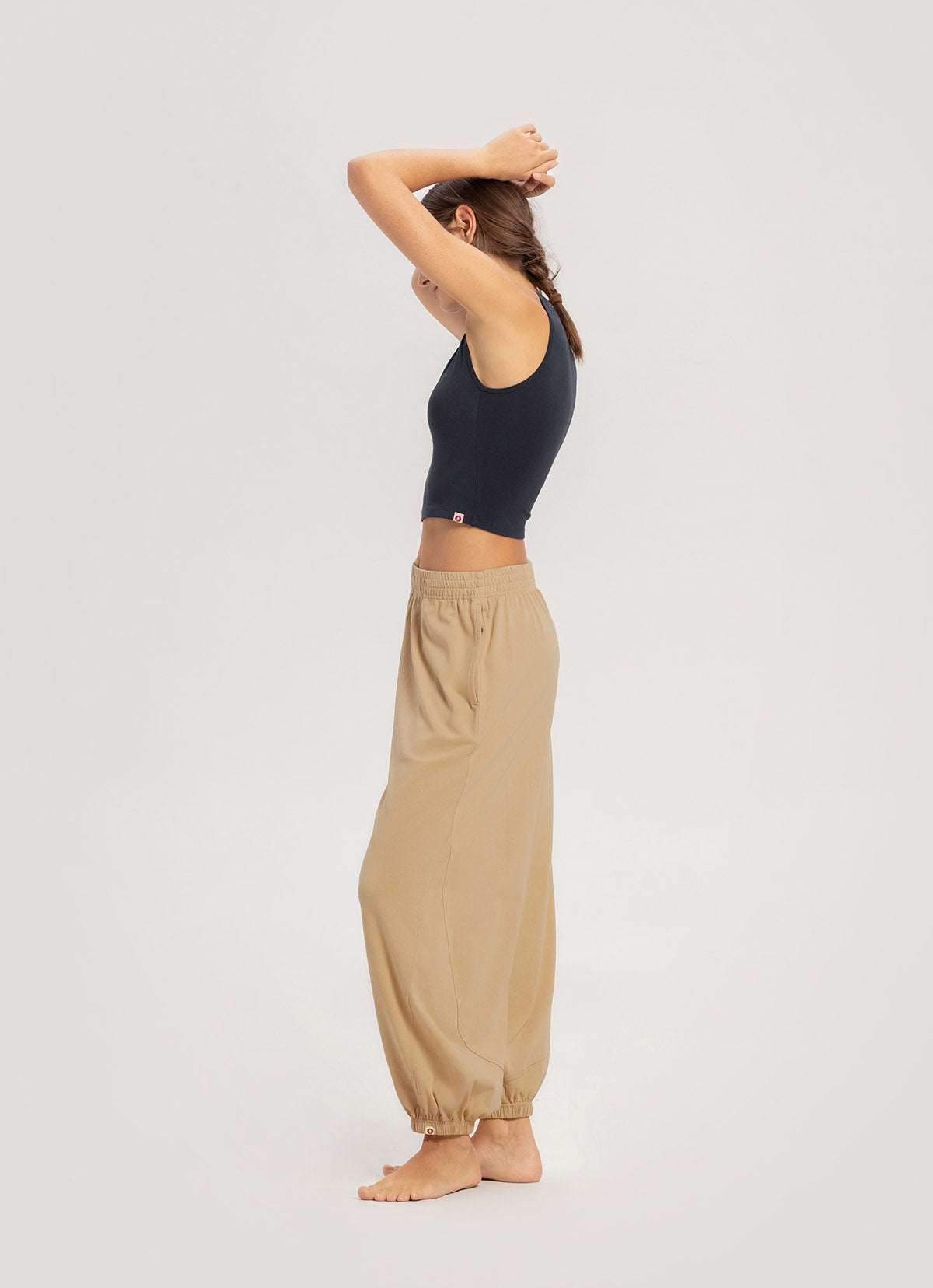 Diagonal jogger pants (Unisex)_Pale Khaki