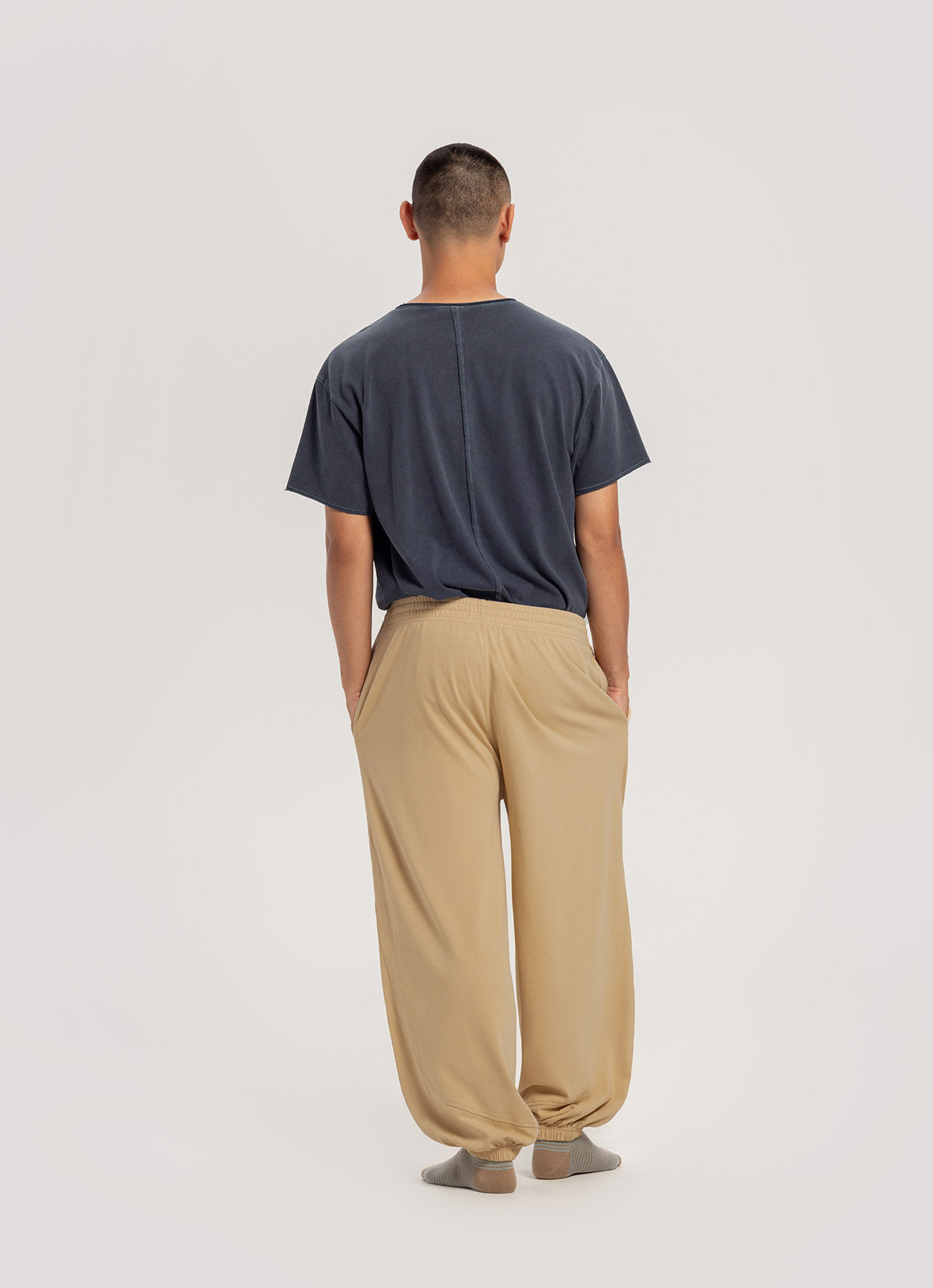 Diagonal jogger pants (Unisex)_Pale Khaki
