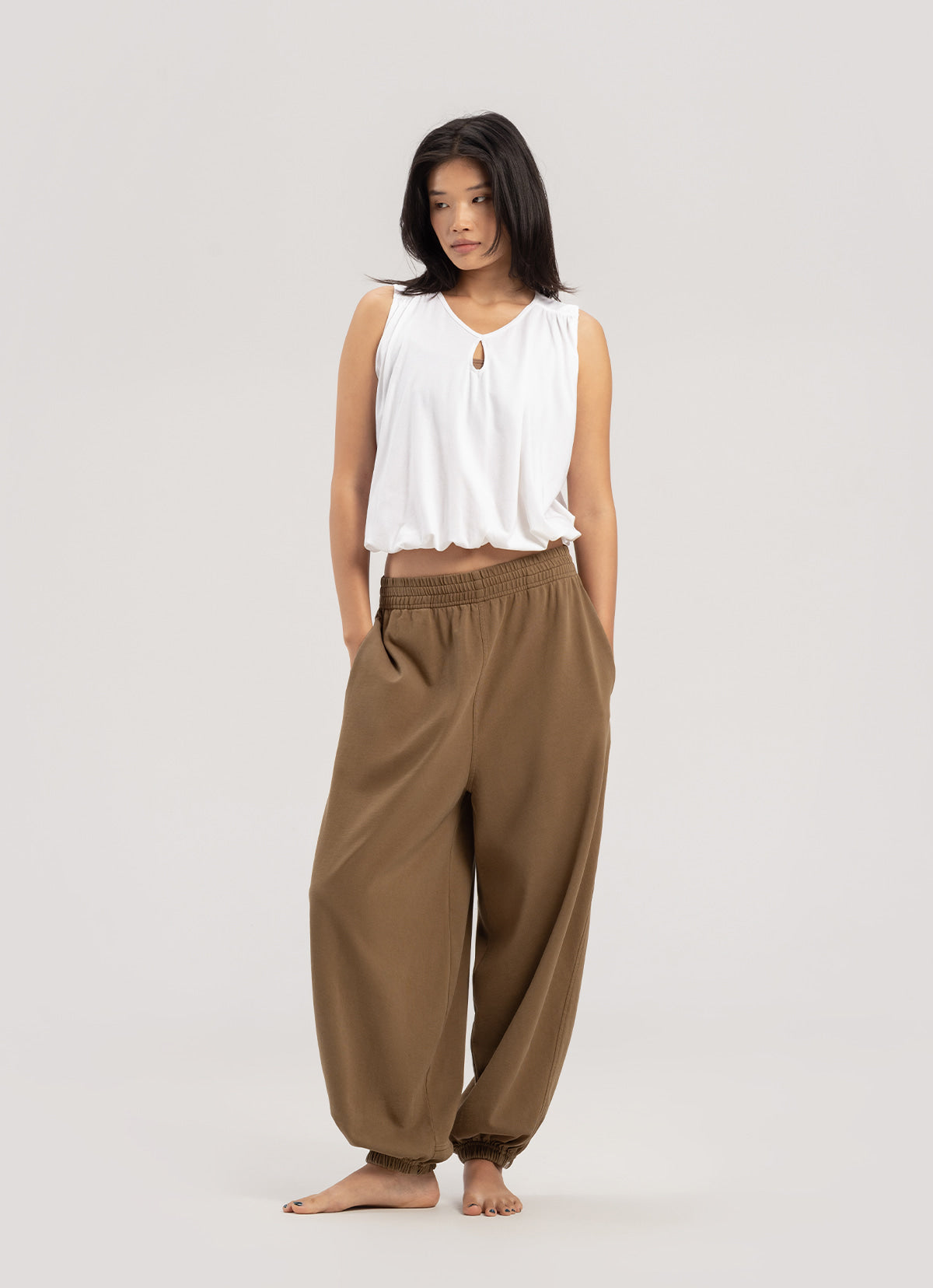 Diagonal jogger pants (Unisex)_Coca Mocha