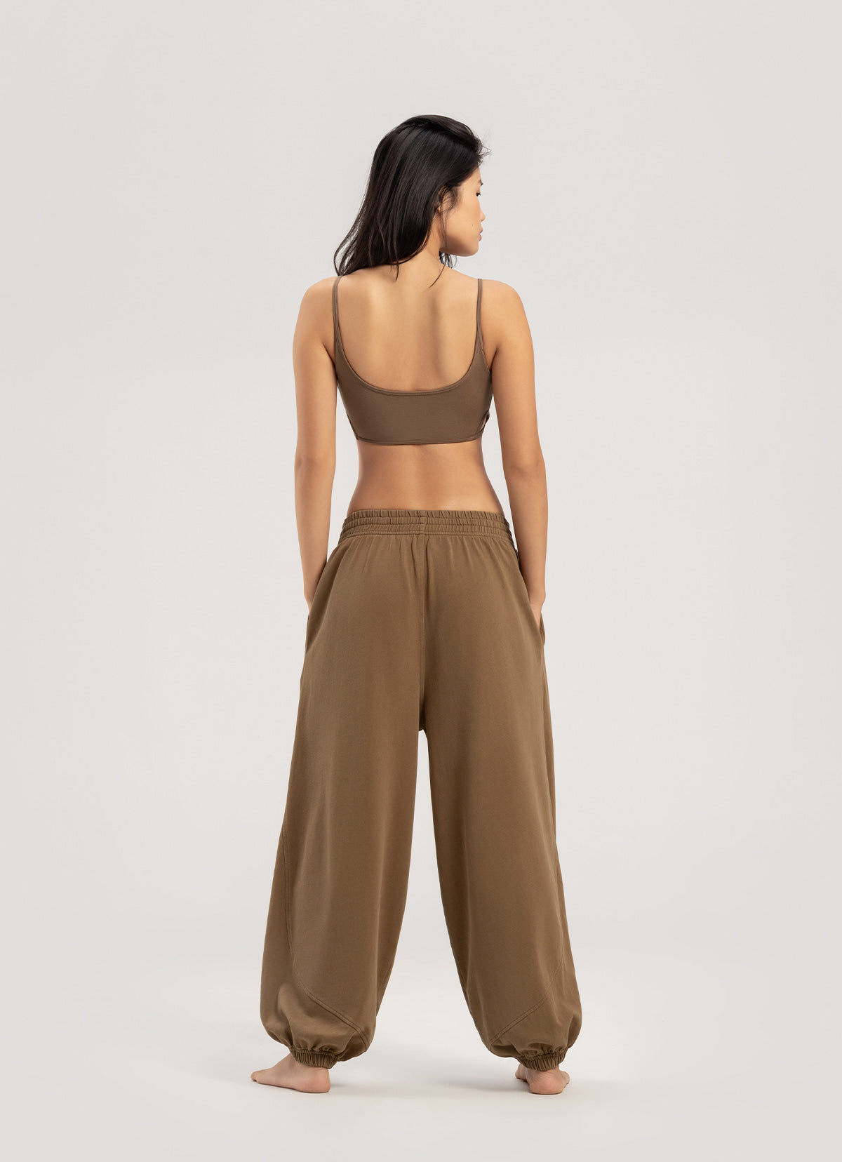 Diagonal jogger pants (Unisex)_Coca Mocha