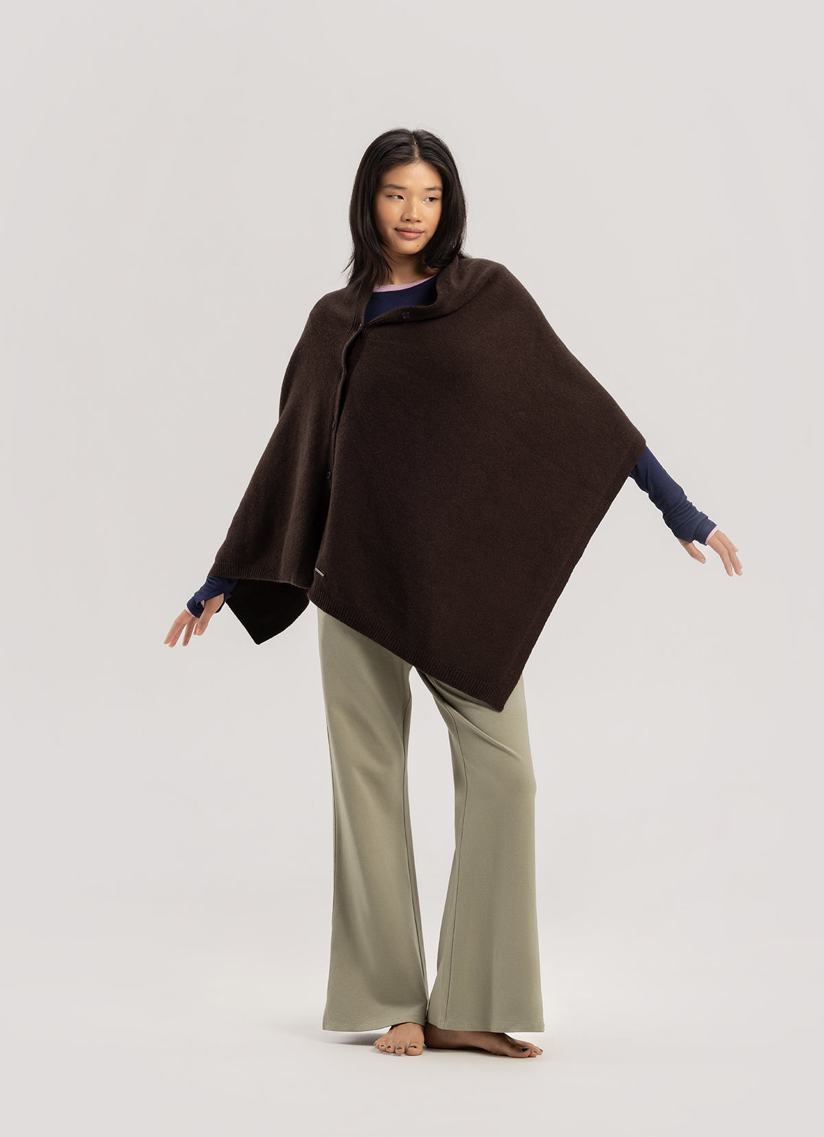 Wide button-up shawl_Cocoa