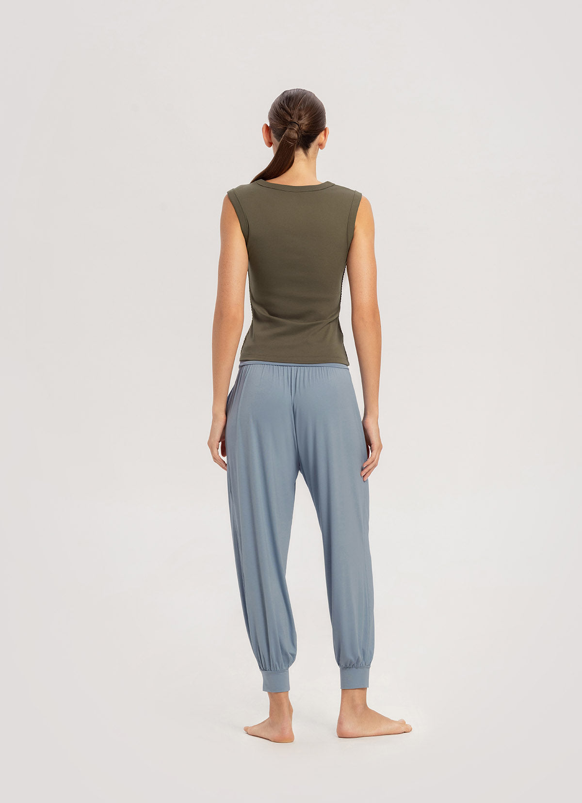 Essential V sleeveless_Crocodile