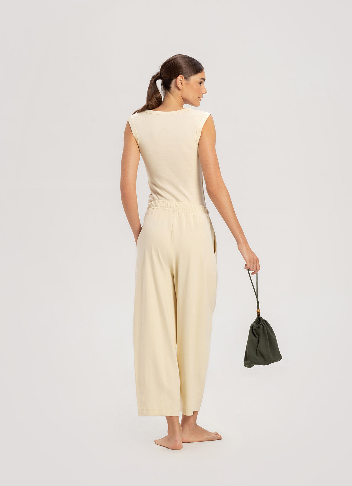 Essential V sleeveless_Bone White