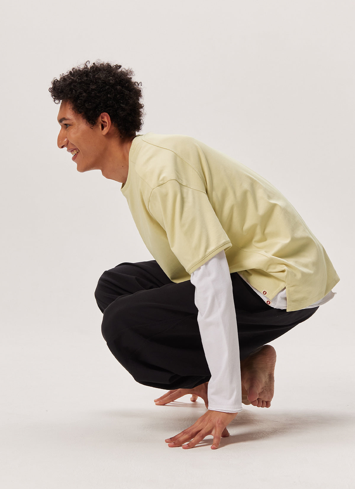 Diagonal jogger pants (Unisex)_Black
