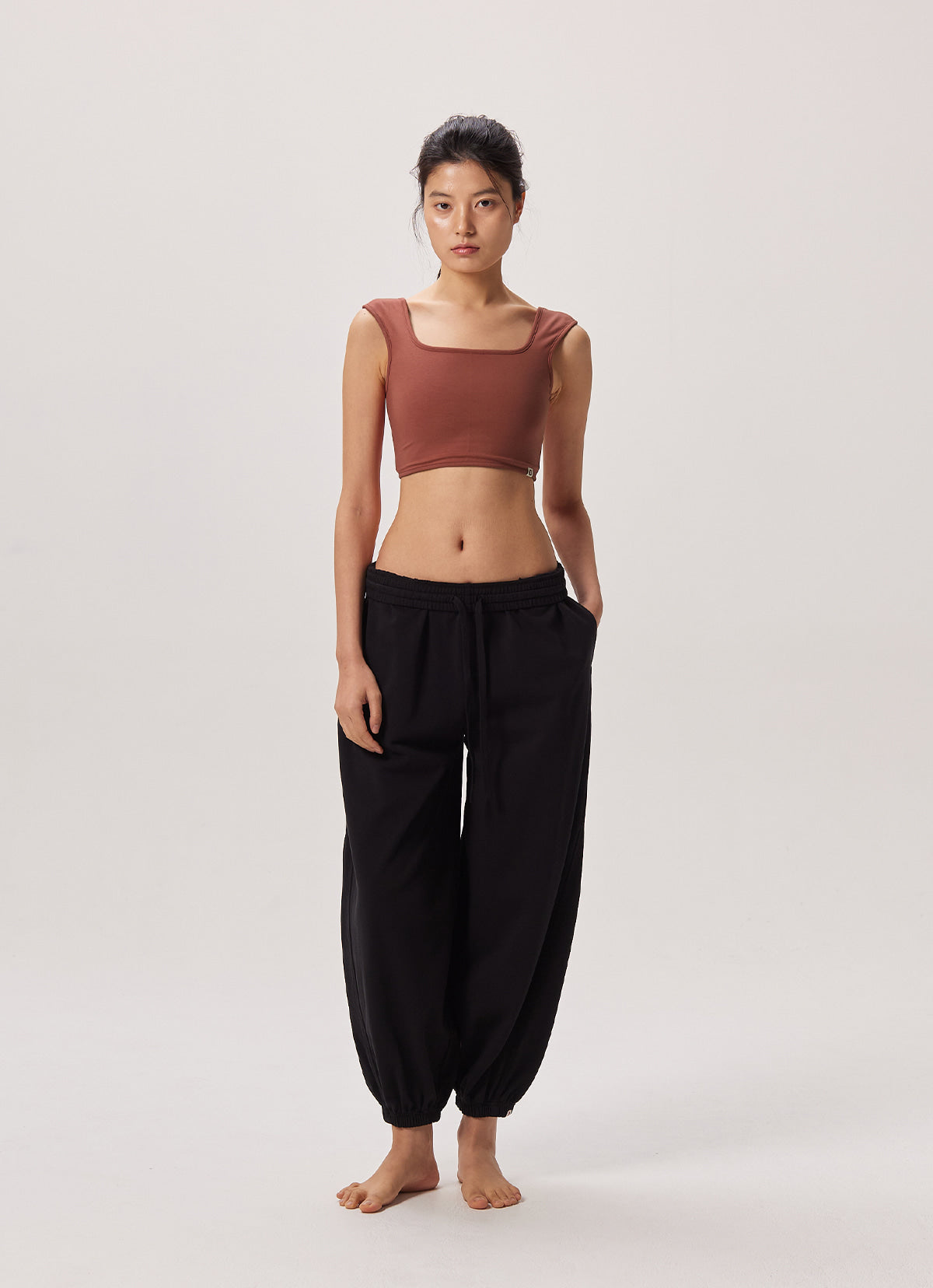 Diagonal jogger pants (Unisex)_Black