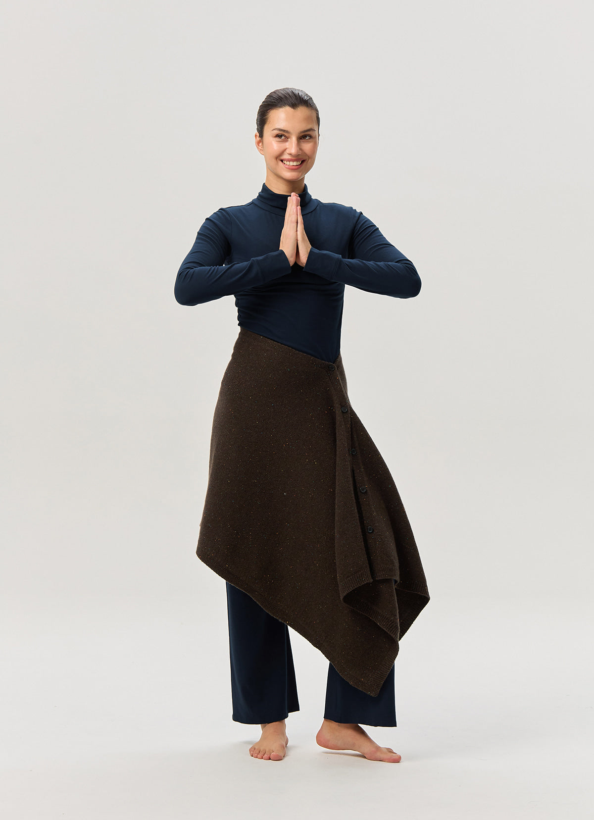 Wide button-up shawl_Brown