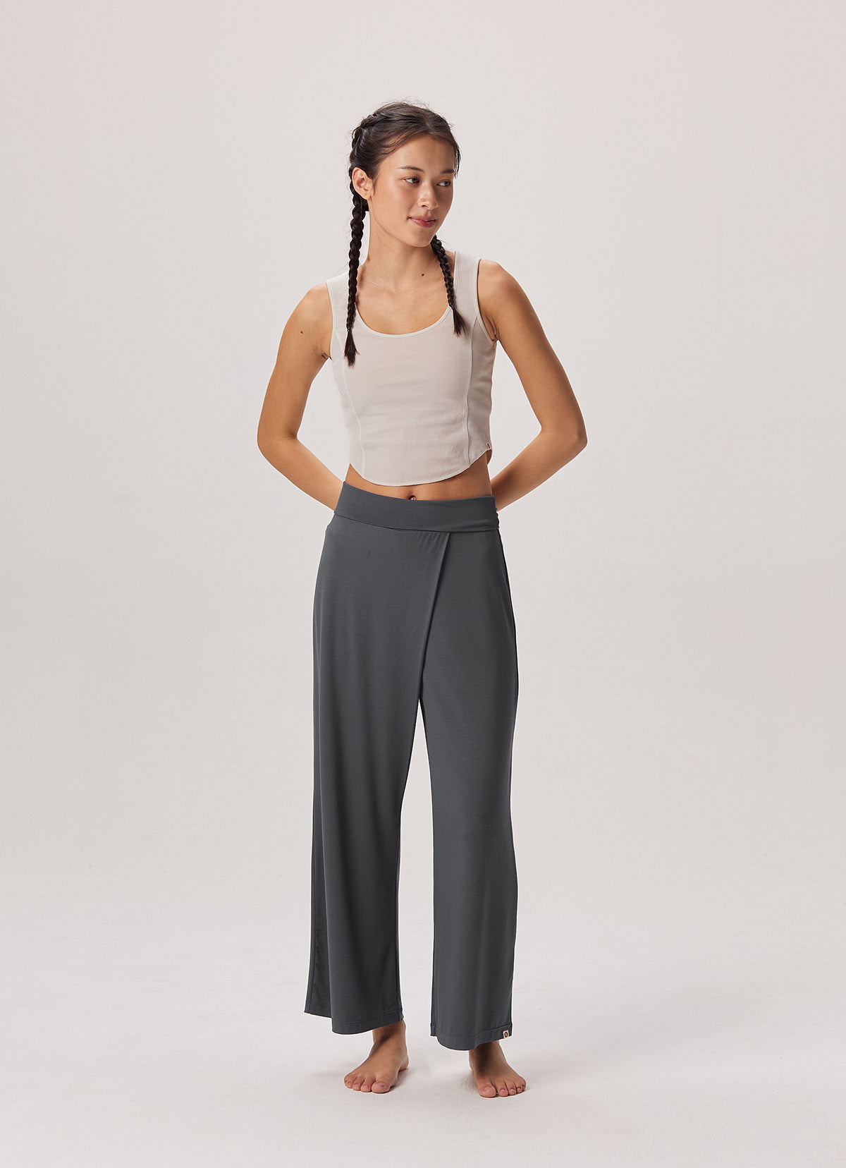 Half wrap pants_Magnet