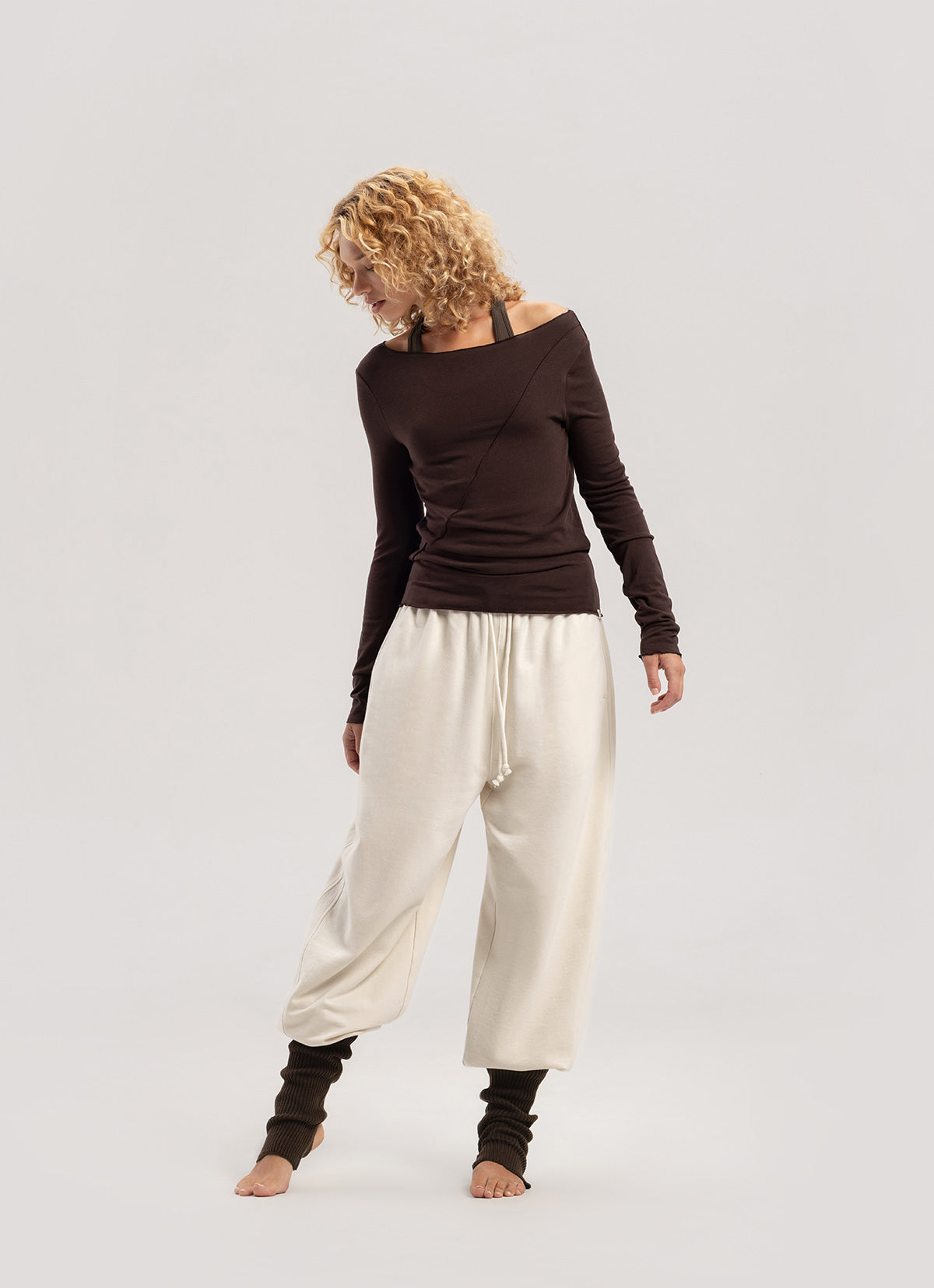 Diagonal jogger pants (Fall ver.)_Turtledove