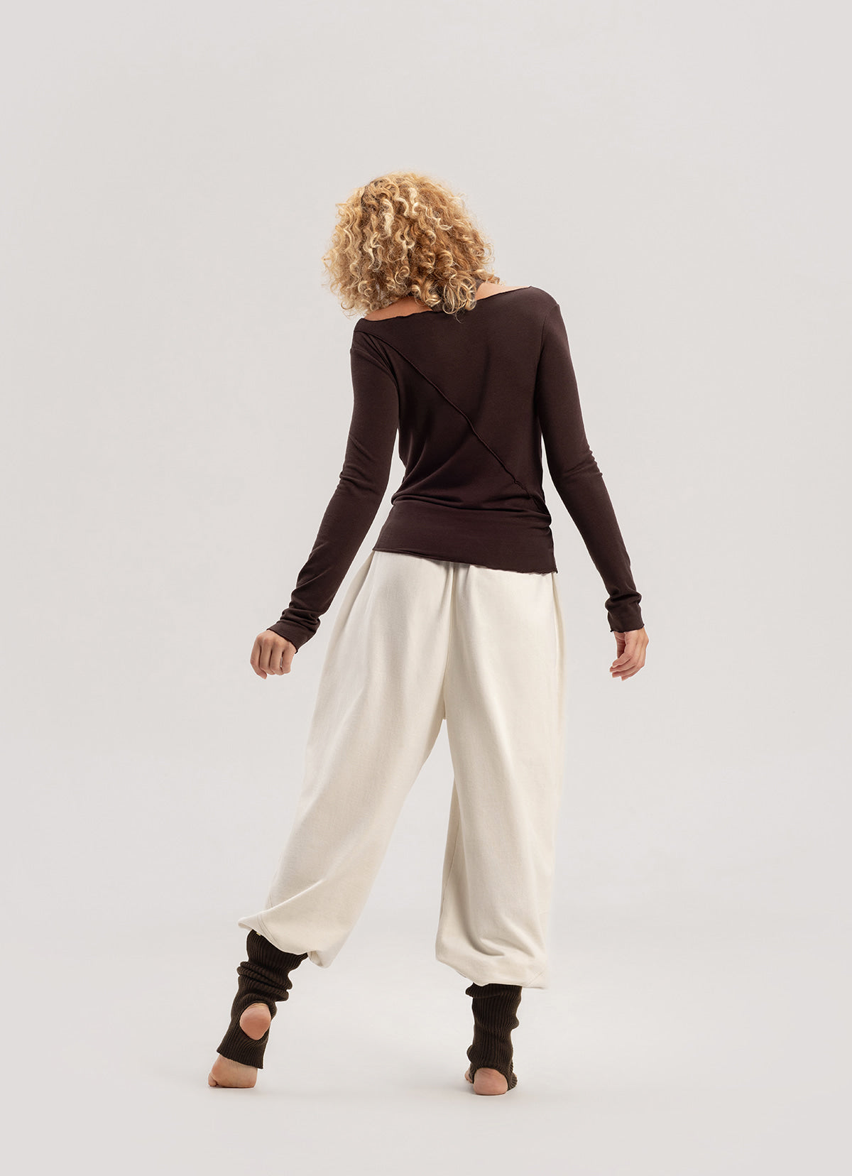 Diagonal jogger pants (Fall ver.)_Turtledove